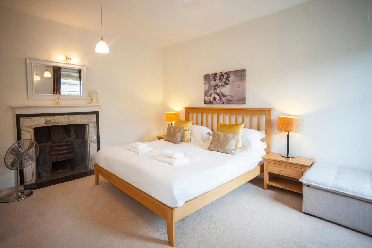 Stunning Spacious Central Apartment near Parade Gardens Bath Exterior foto
